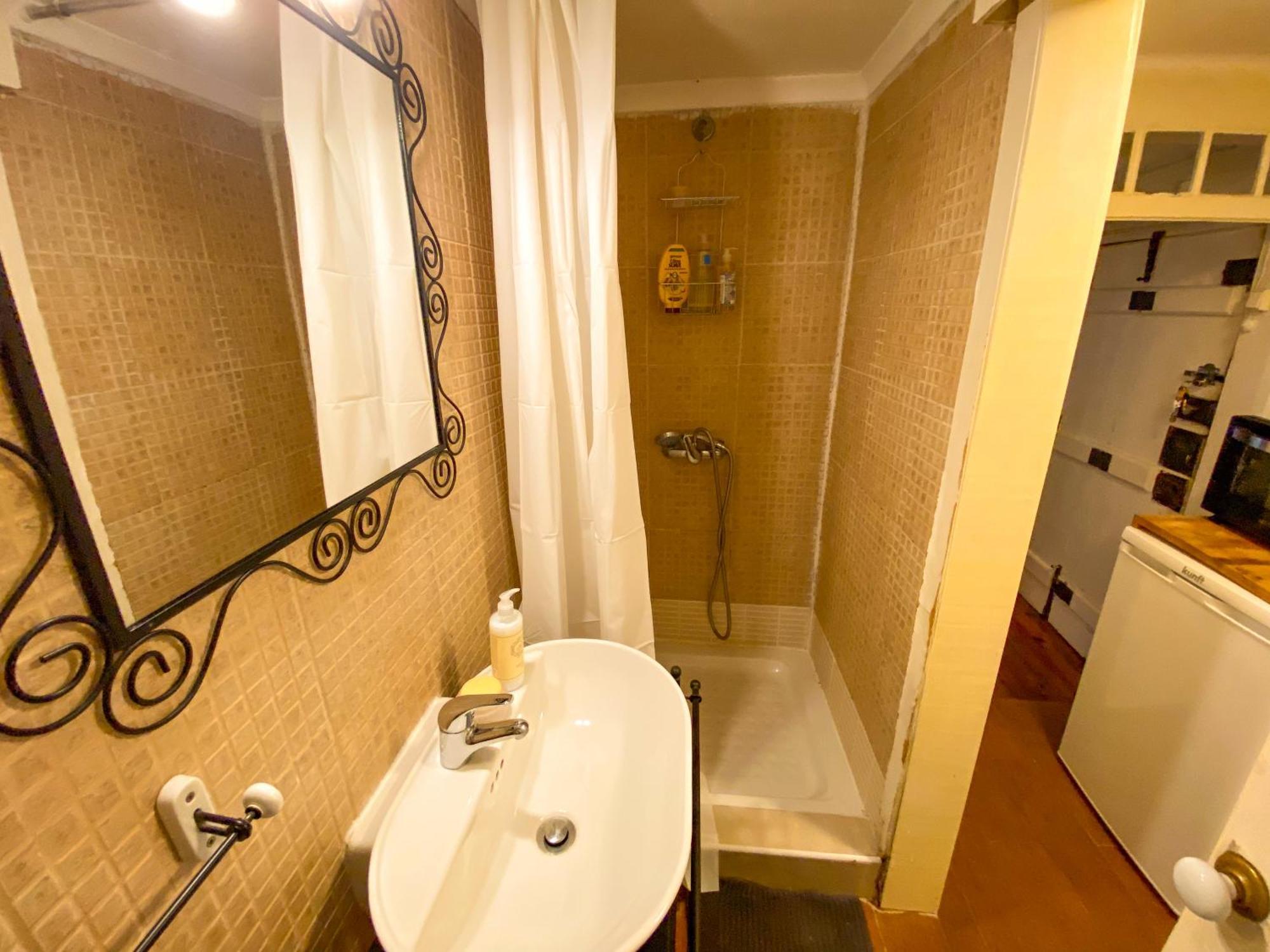 Charming Bairro Alto 2-bedroom Escape Apartment