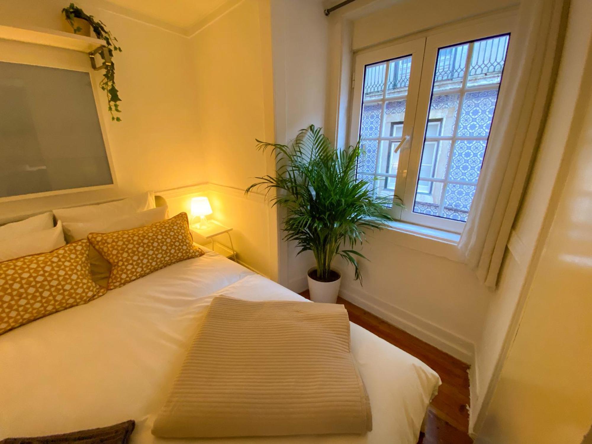 Charming Bairro Alto 2-bedroom Escape * Lisbon