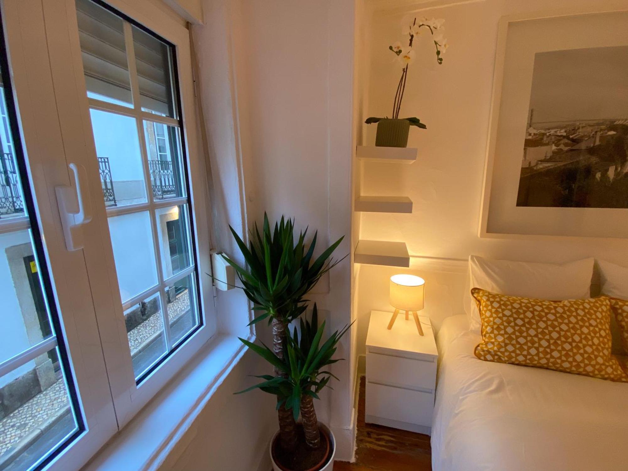 Charming Bairro Alto 2-bedroom Escape Apartment *
