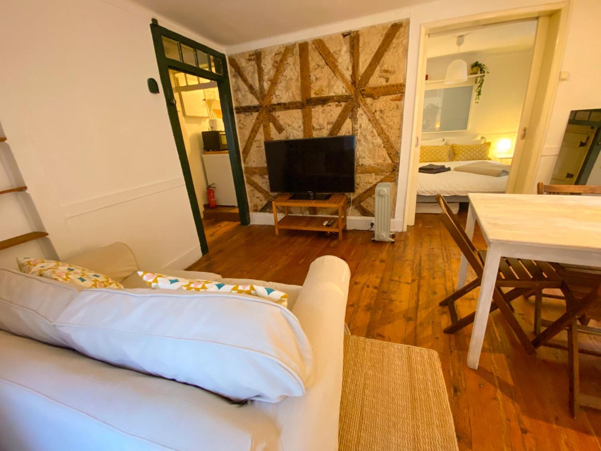 Charming Bairro Alto 2-bedroom Escape Apartment